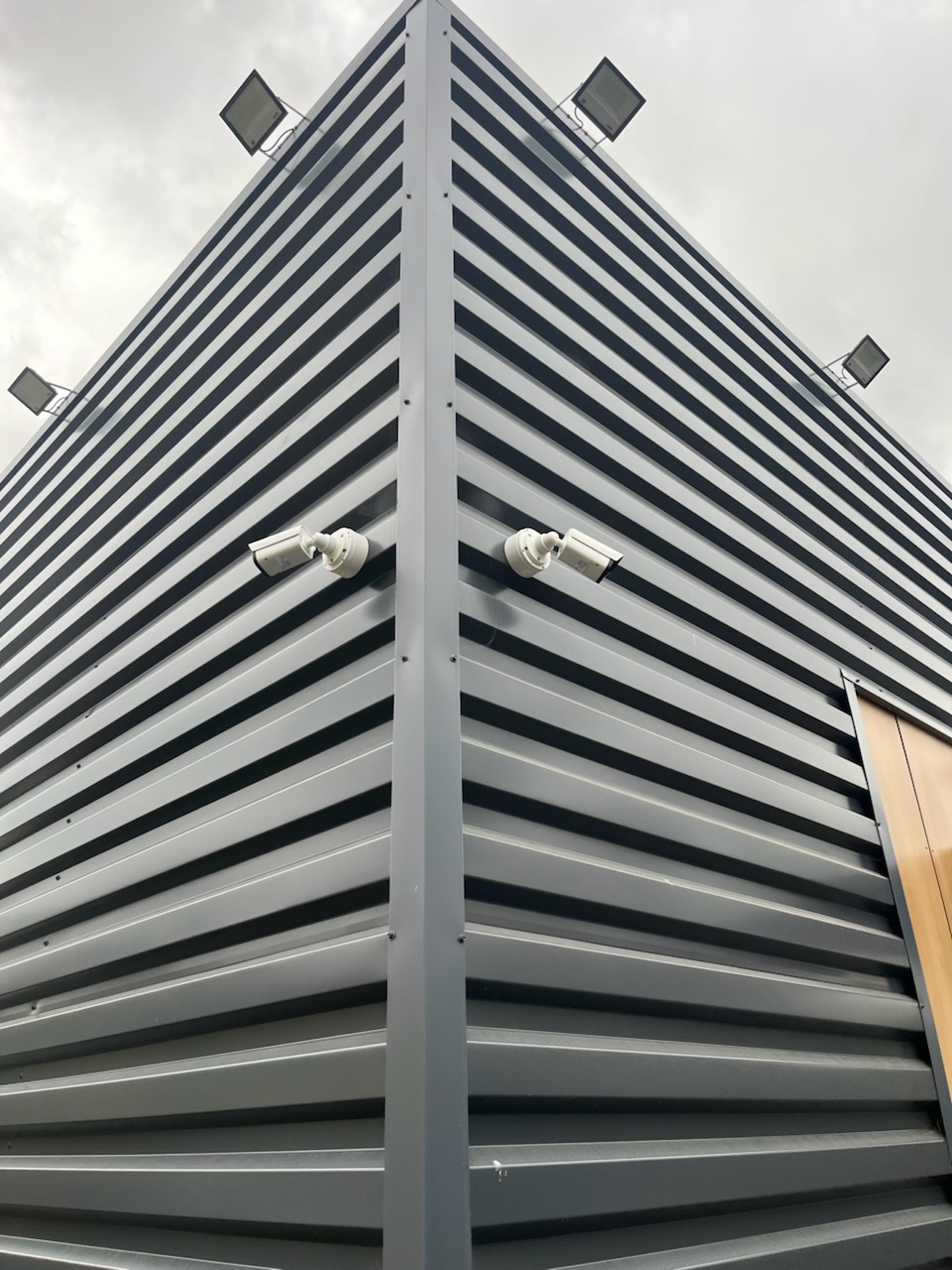 Installation de caméras sur bâtiment